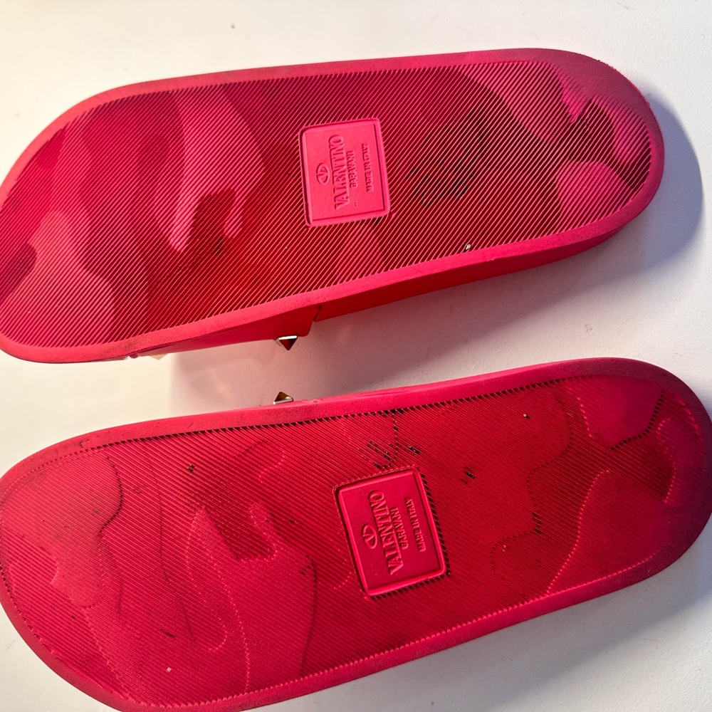 Valentino Slides - Picture 2 of 2